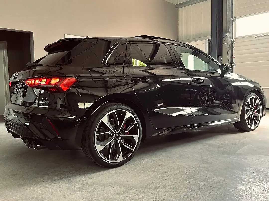 Audi S3 quattro Sportback - Thumbnail 7