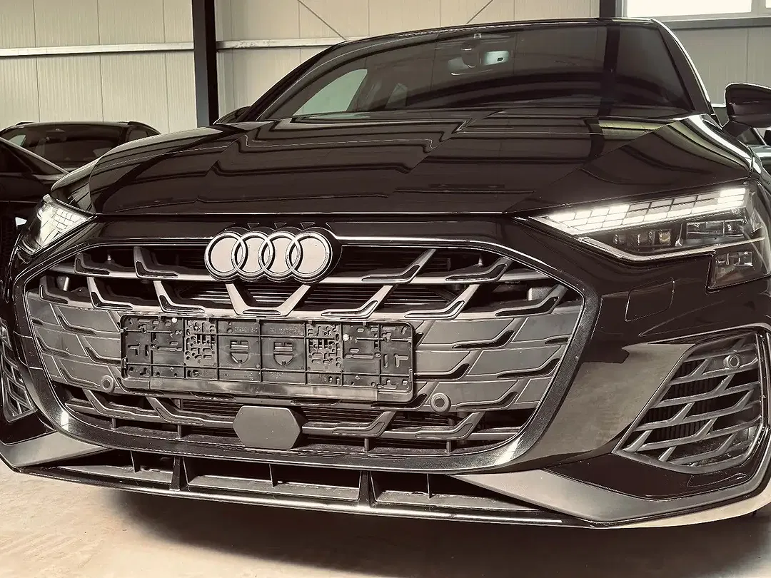 Audi S3 quattro Sportback - Thumbnail 9