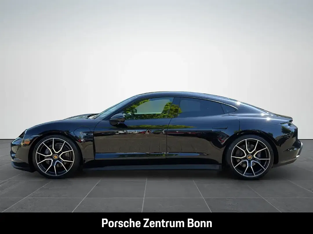 Porsche Taycan - Thumbnail 8