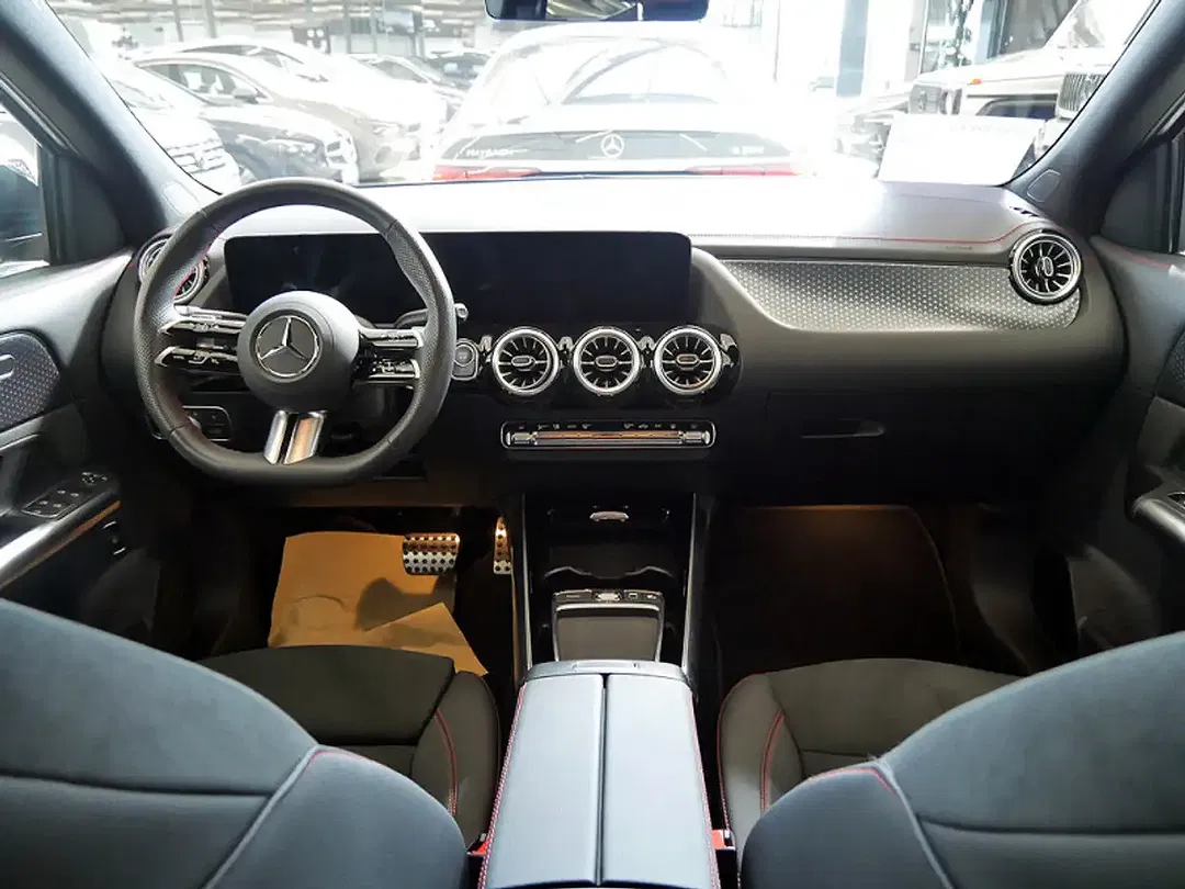 Mercedes-Benz EQA 300 4MATIC AMG Night - Thumbnail 9