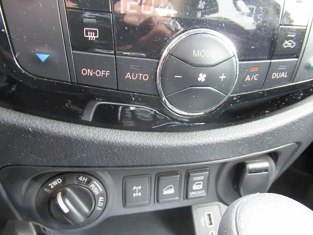 Nissan Navara dCi 4x4 - Thumbnail 14