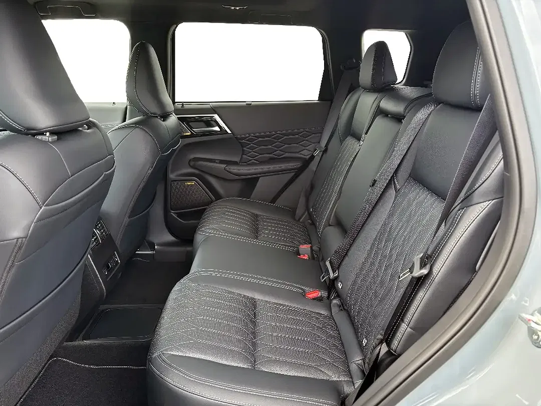 Mitsubishi Outlander 2.4 PHEV Diamant Top - Thumbnail 10
