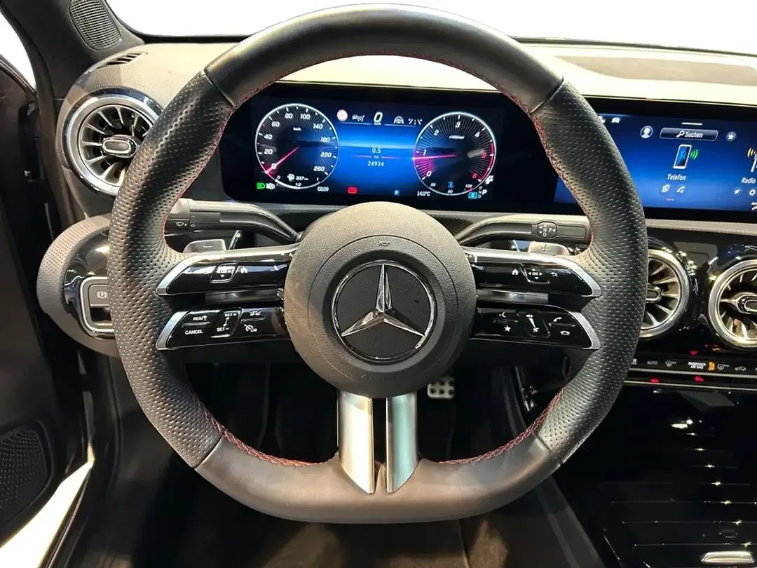 Mercedes-Benz A 200 AMG MBUX Night - Thumbnail 10