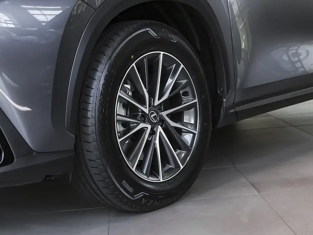 Lexus NX 450h+ E-FOUR 4x4 - Thumbnail 10