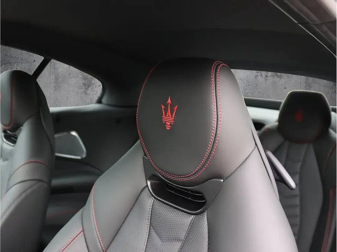 Maserati GranCabrio Trofeo - Thumbnail 10