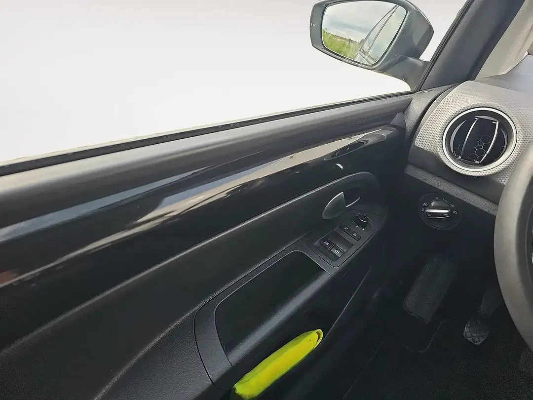 Volkswagen up! 1.0 Active - Thumbnail 14