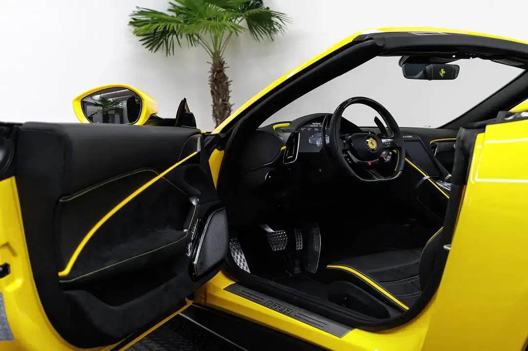 Ferrari Roma Spider - Thumbnail 9