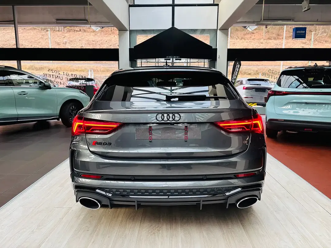 Audi RS Q3 2.5 TFSI quattro - Thumbnail 4