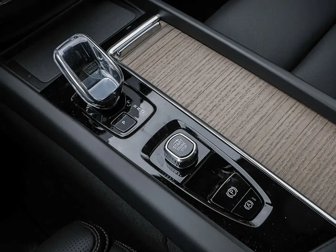 Volvo XC60 B5 AWD Ultra Dark - Thumbnail 14