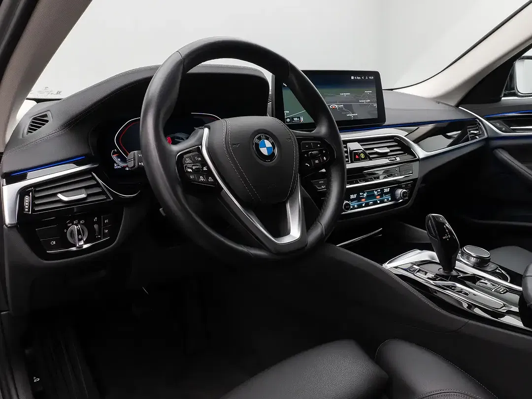 BMW 520 Luxury Line Sport - Thumbnail 20