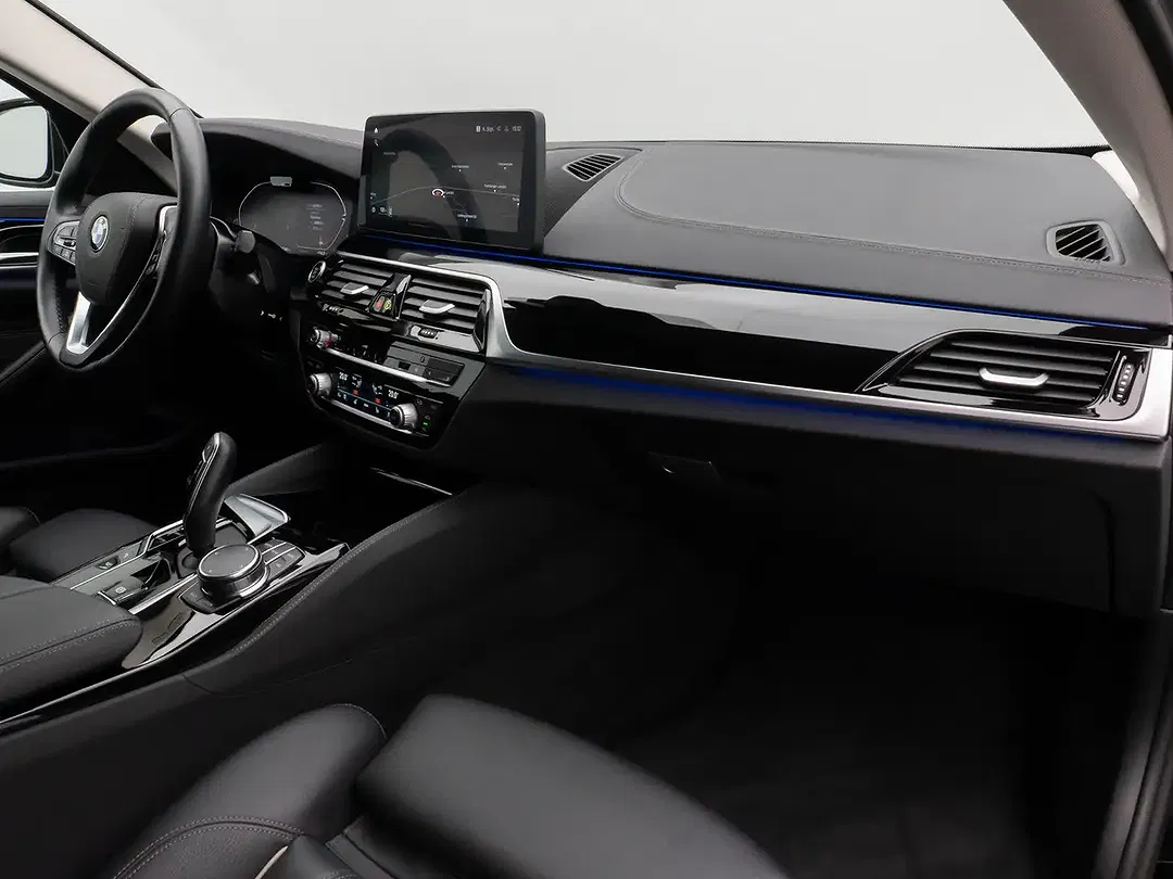 BMW 520 Luxury Line Sport - Thumbnail 23