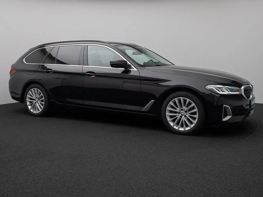 BMW 520 Luxury Line Sport - Thumbnail 3