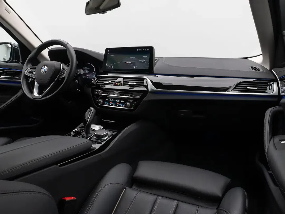 BMW 520 Luxury Line Sport - Thumbnail 39