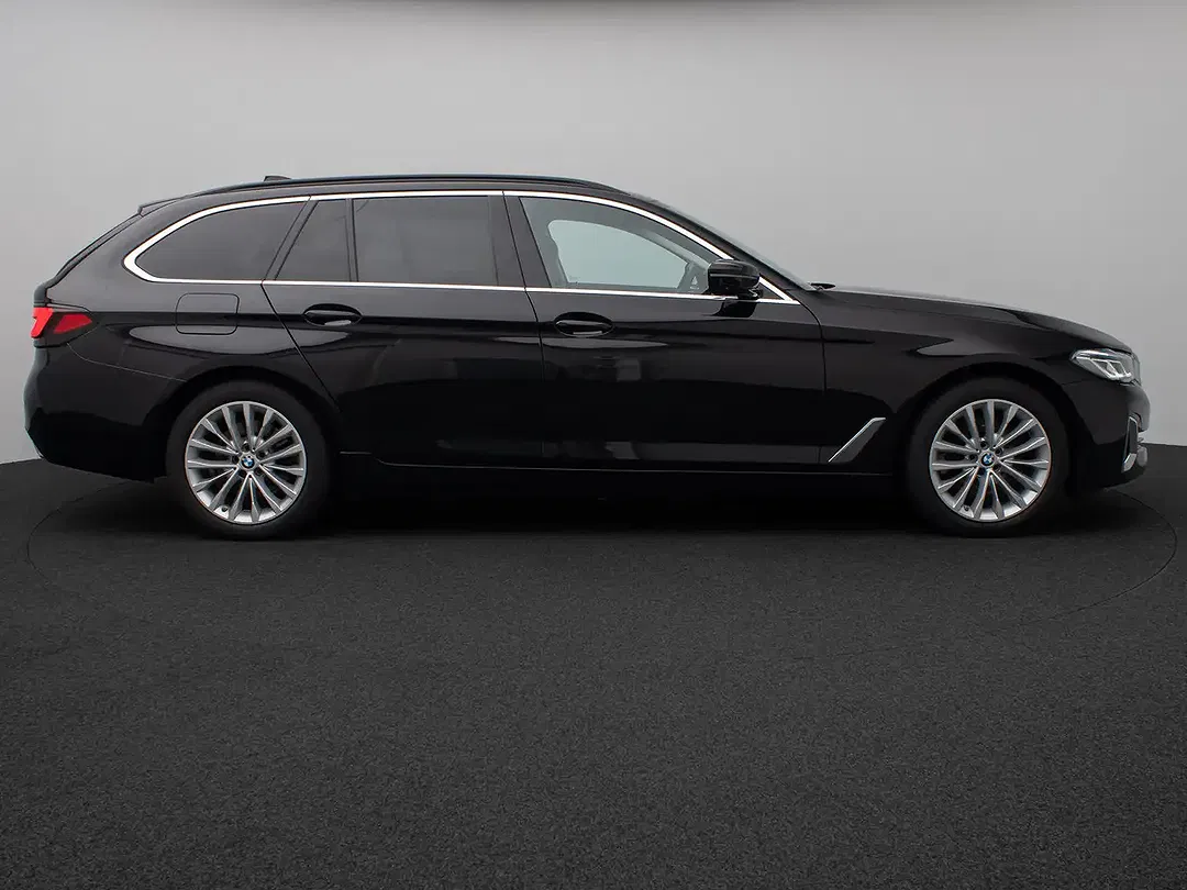 BMW 520 Luxury Line Sport - Thumbnail 4
