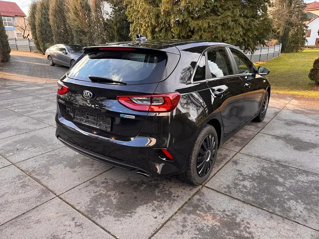 Kia Ceed / cee'd Vision - Thumbnail 3