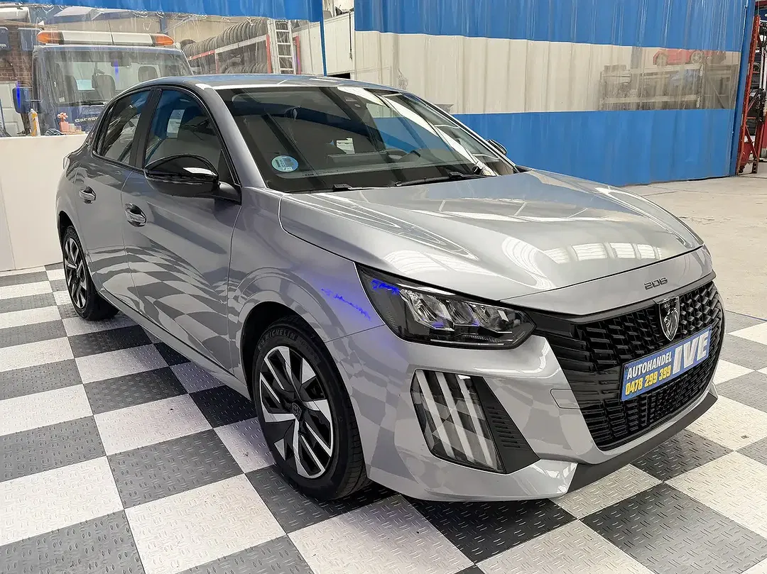 Peugeot 208 Style - Thumbnail 3