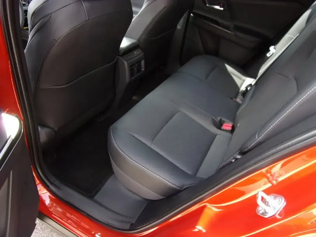 Subaru Uncharted AWD Platinum - Thumbnail 14