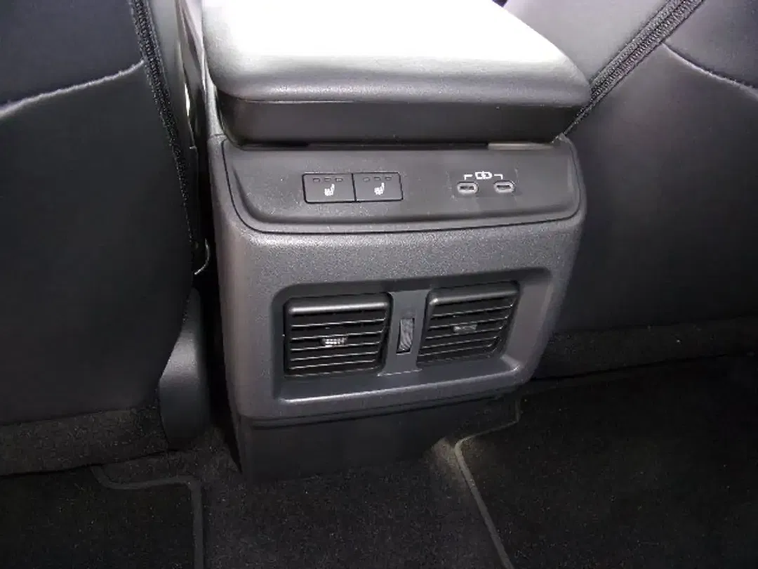 Subaru Uncharted AWD Platinum - Thumbnail 15
