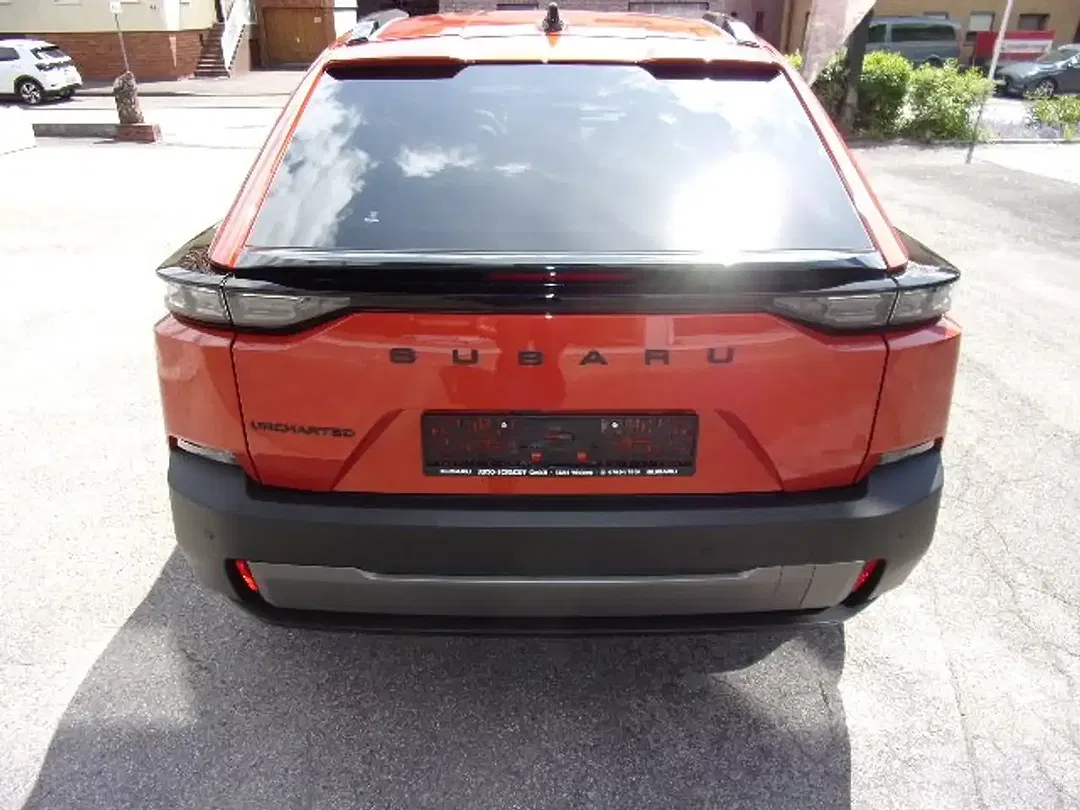 Subaru Uncharted AWD Platinum - Thumbnail 3