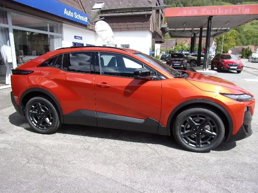 Subaru Uncharted AWD Platinum - Thumbnail 4
