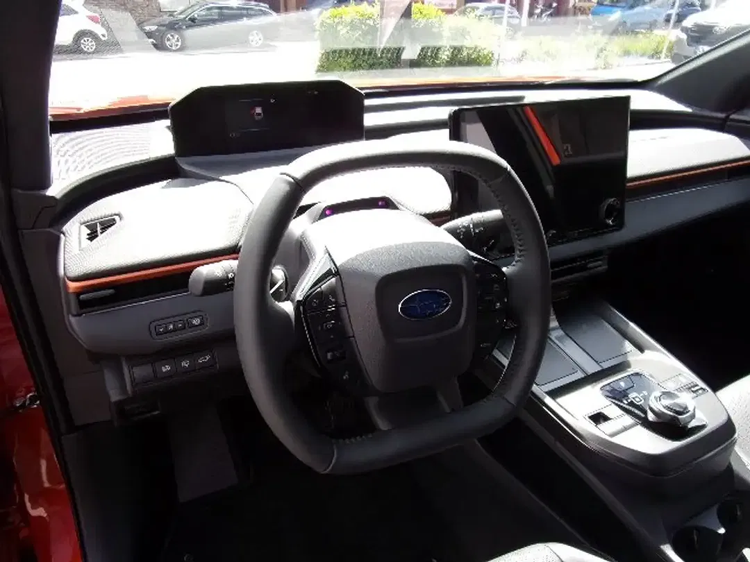 Subaru Uncharted AWD Platinum - Thumbnail 7