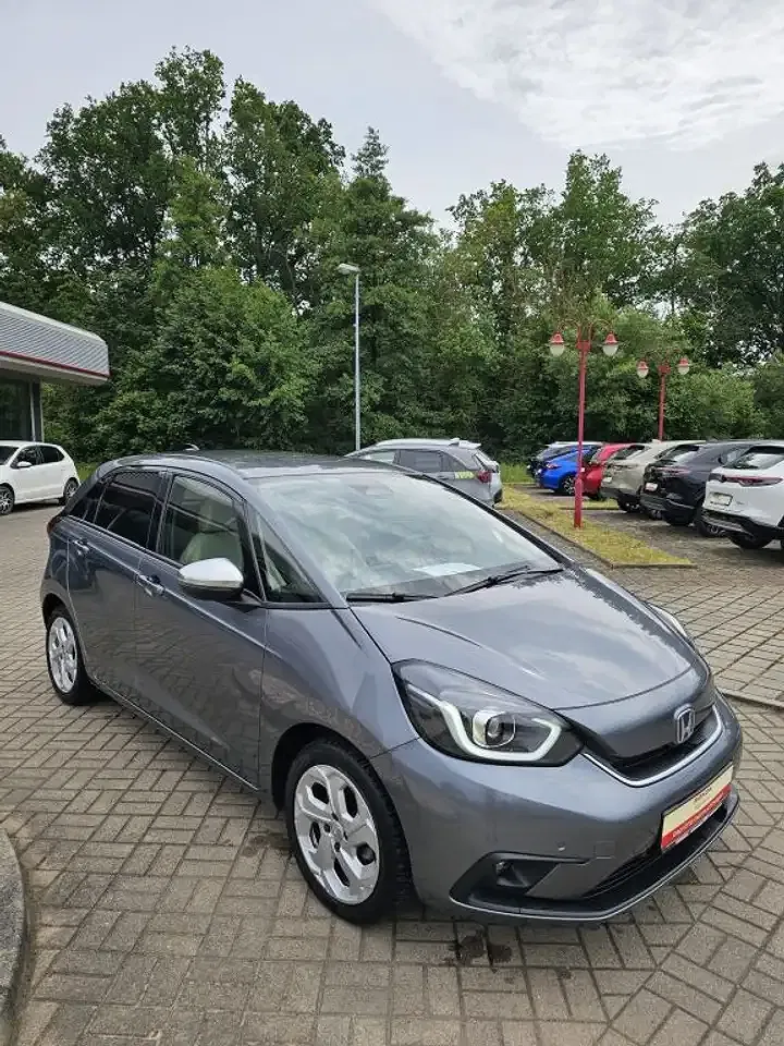 Honda Jazz 1.5 i-MMD Hybrid e-CVT Executive - Thumbnail 3
