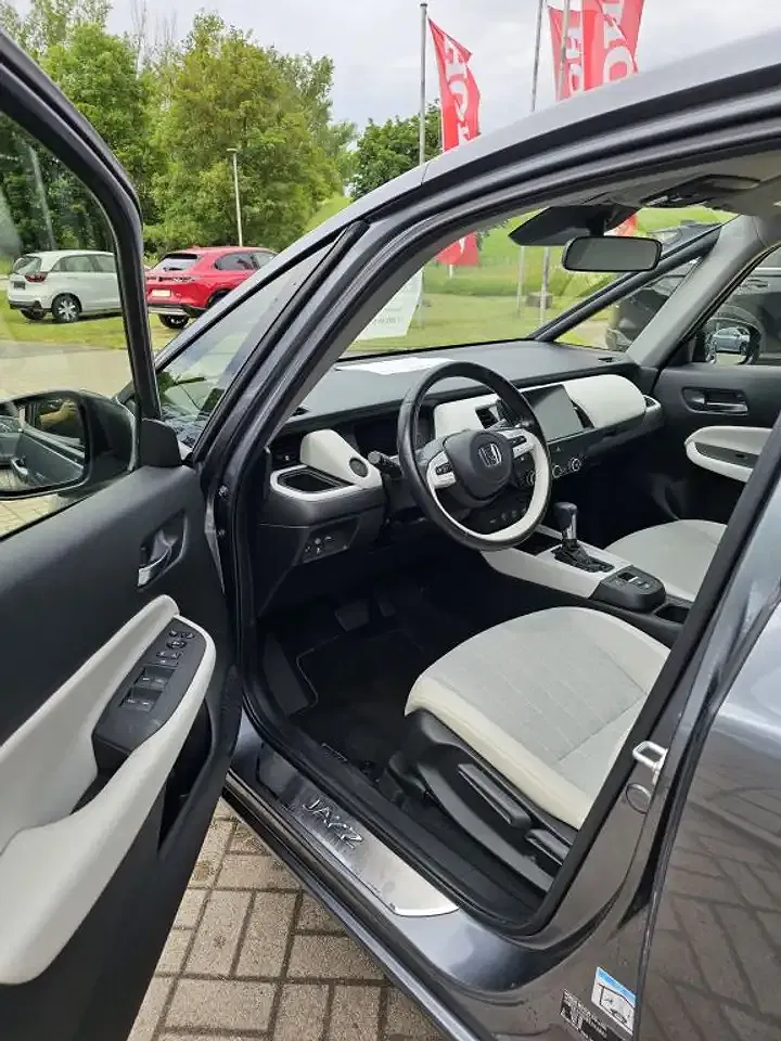 Honda Jazz 1.5 i-MMD Hybrid e-CVT Executive - Thumbnail 4