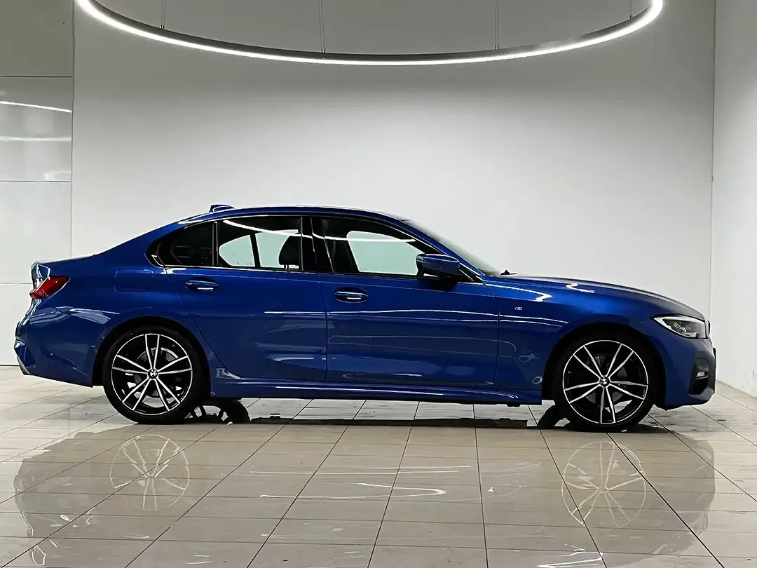 BMW 320 xDrive M Sport - Thumbnail 9