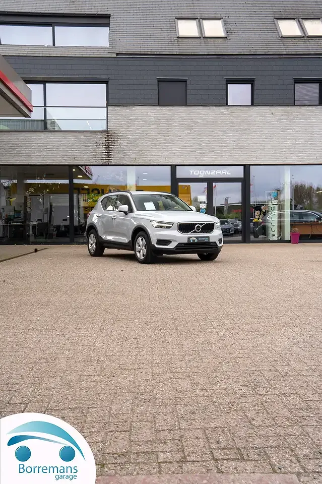 Volvo XC40 Momentum Core - foto 1
