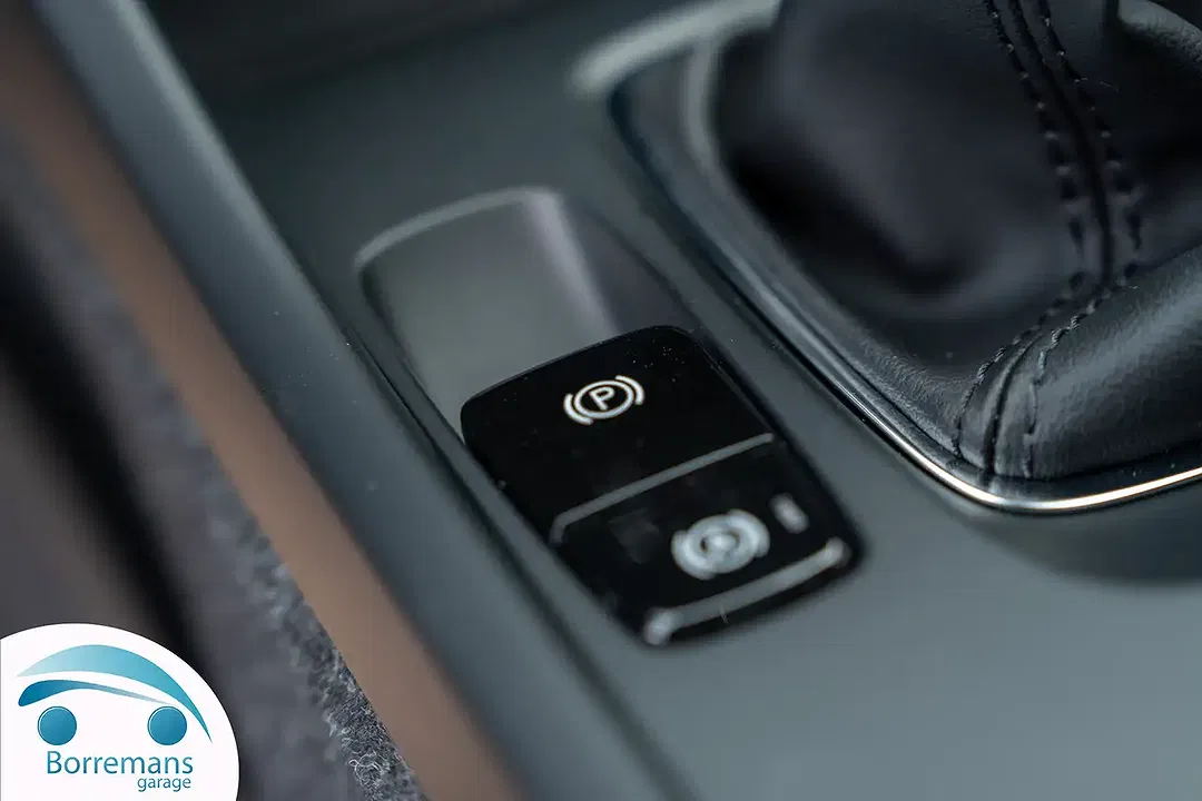 Volvo XC40 Momentum Core - Thumbnail 12