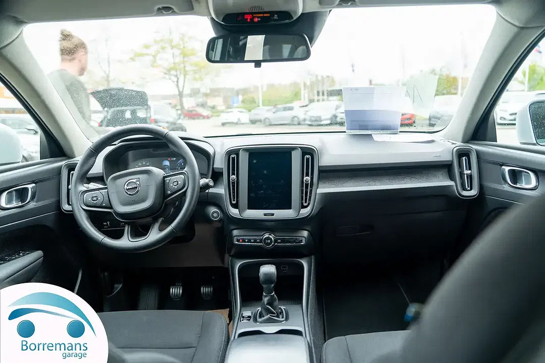 Volvo XC40 Momentum Core - foto 2