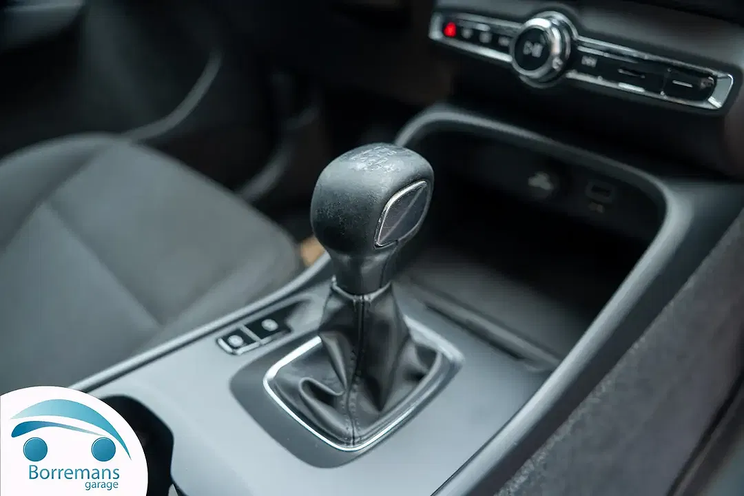 Volvo XC40 Momentum Core - Thumbnail 7