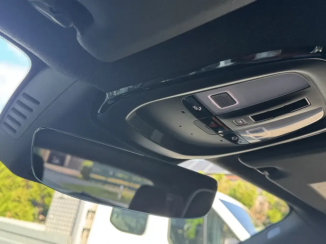 Volvo XC40 Plus Dark - Thumbnail 15