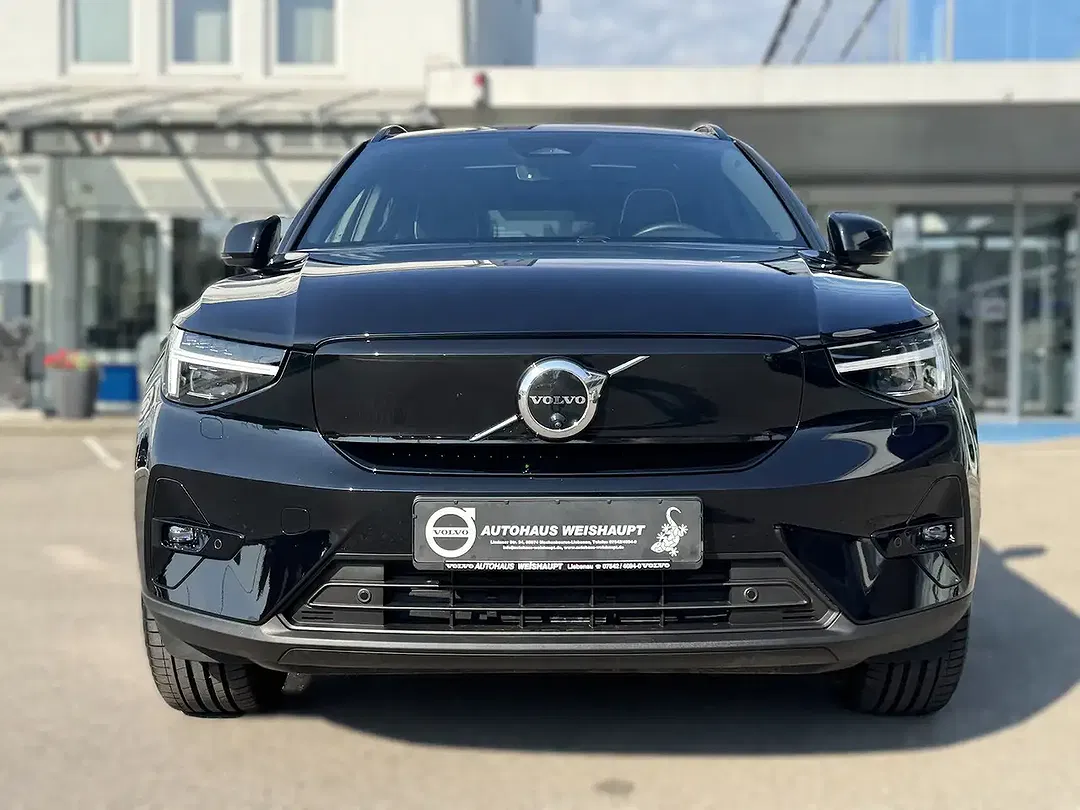 Volvo XC40 Plus Dark - Thumbnail 3