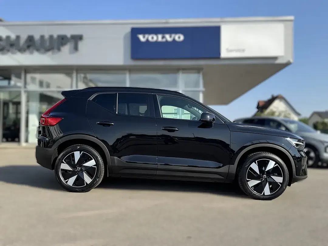 Volvo XC40 Plus Dark - Thumbnail 4