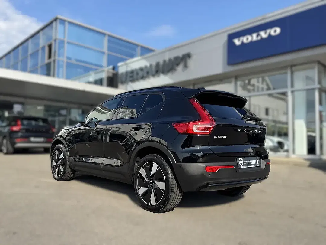 Volvo XC40 Plus Dark - Thumbnail 5
