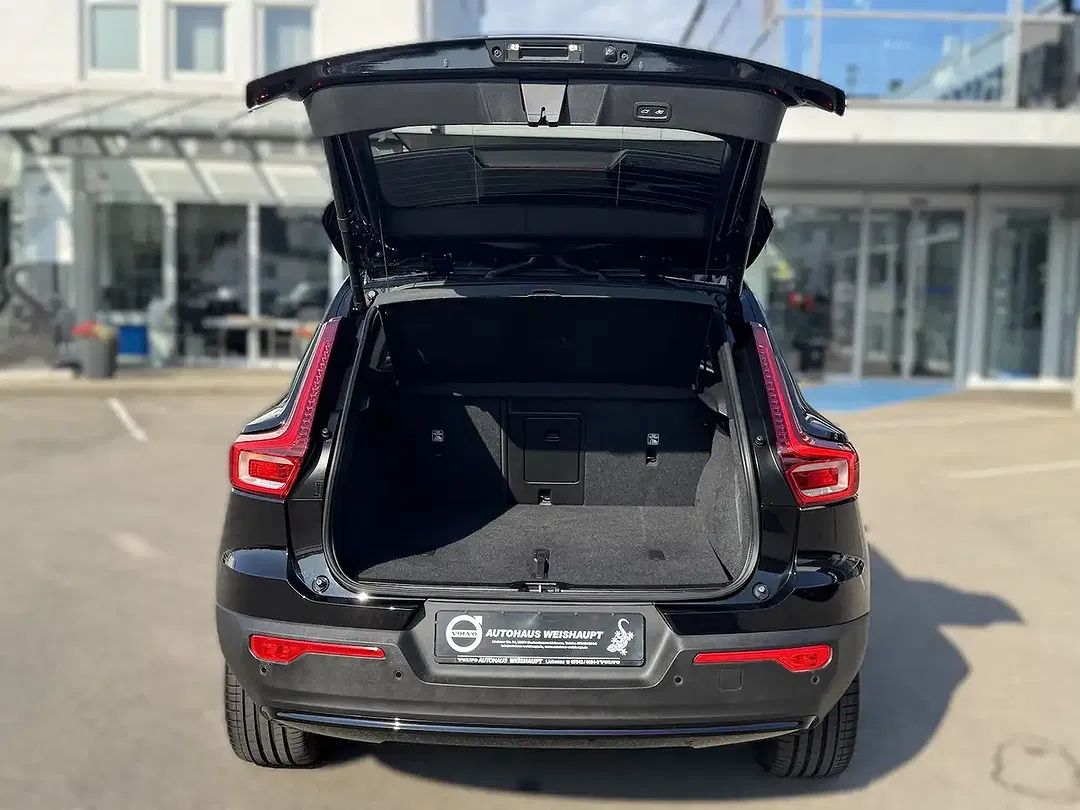 Volvo XC40 Plus Dark - Thumbnail 7