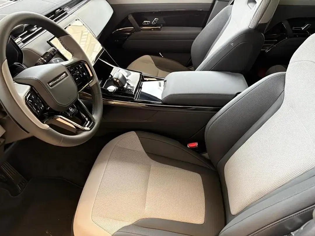 Land Rover Range Rover Sport P635 SV - Thumbnail 3