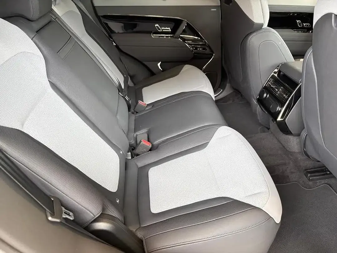 Land Rover Range Rover Sport P635 SV - Thumbnail 8