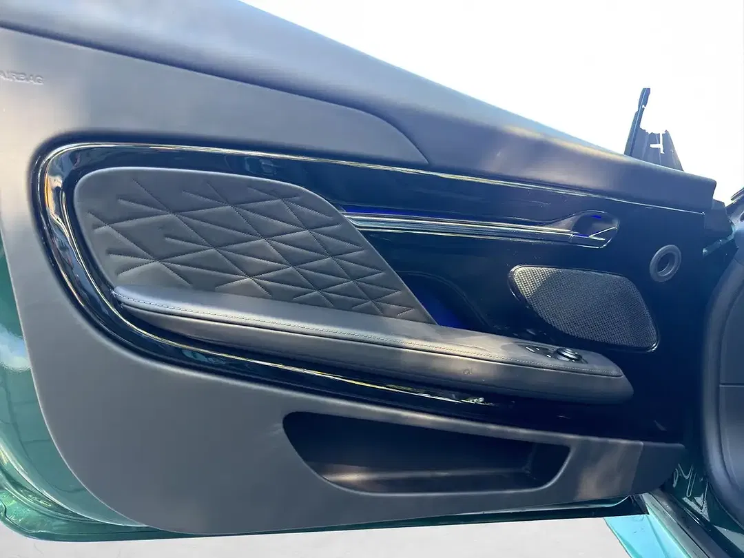 Aston Martin DB12 4.0 V8 Volante - Thumbnail 12