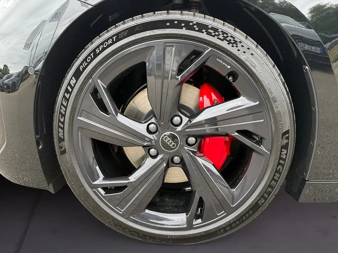 Audi A6 e-tron quattro Avant S line - Thumbnail 6