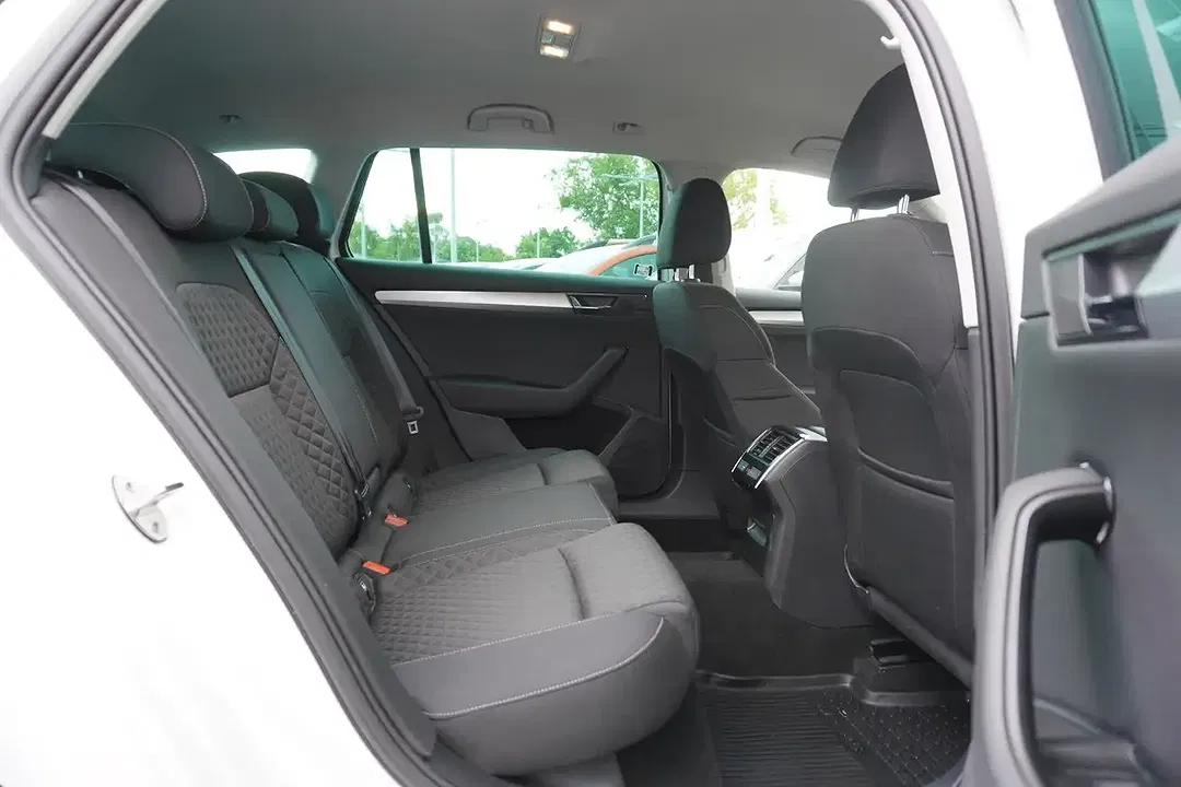 Skoda Superb 1.4 iV Combi Style - Thumbnail 14