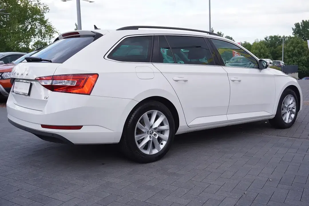 Skoda Superb 1.4 iV Combi Style - Thumbnail 3