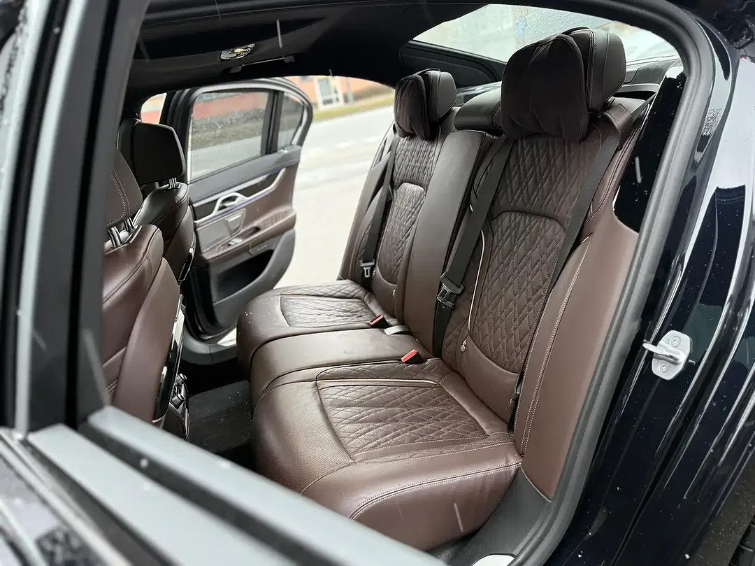BMW 745 PHEV M - foto 8