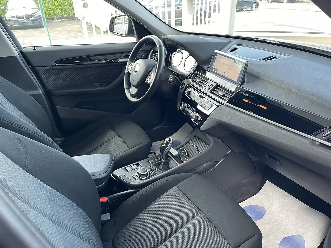 BMW X1 1.5 - Thumbnail 5