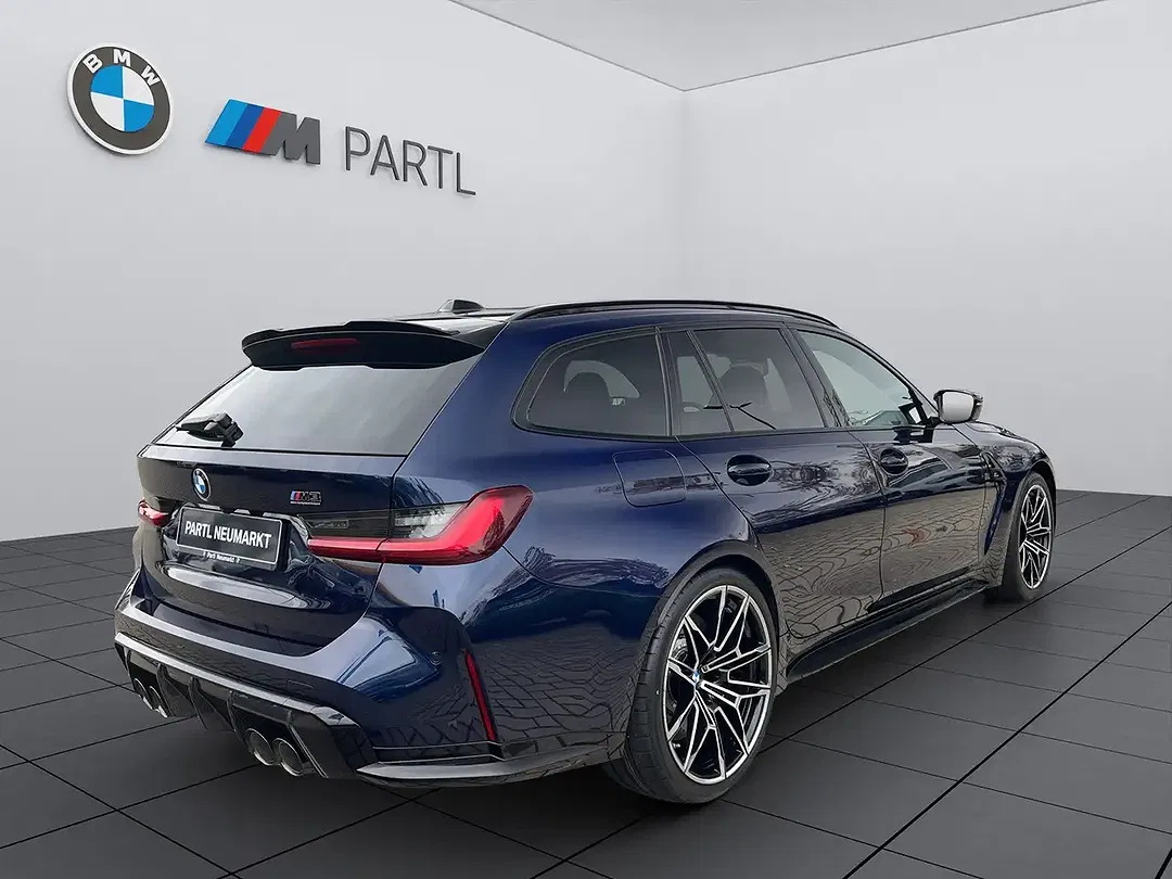 BMW M3 M xDrive Competition - Thumbnail 4