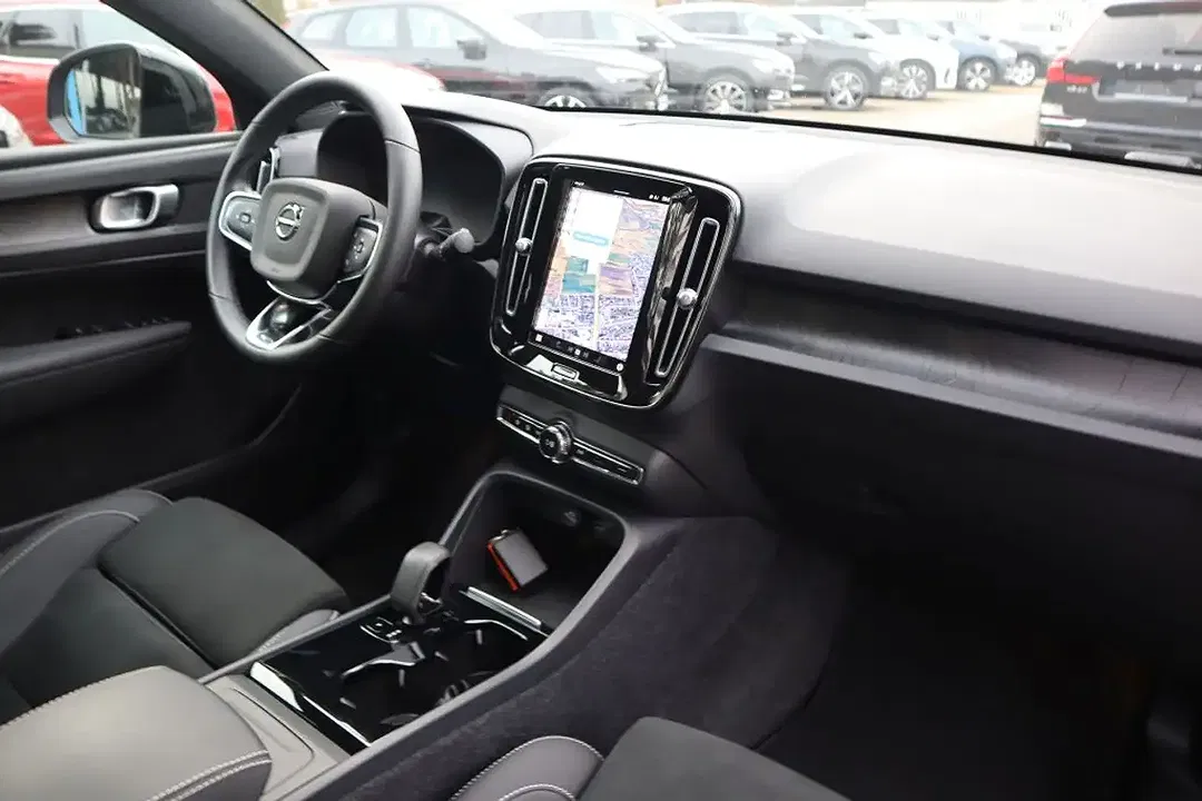 Volvo C40 AWD Recharge - Thumbnail 7
