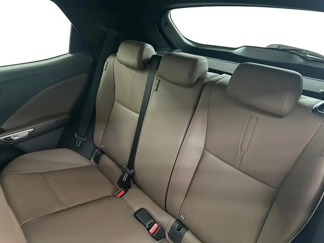 Lexus LBX Elegant - Thumbnail 10