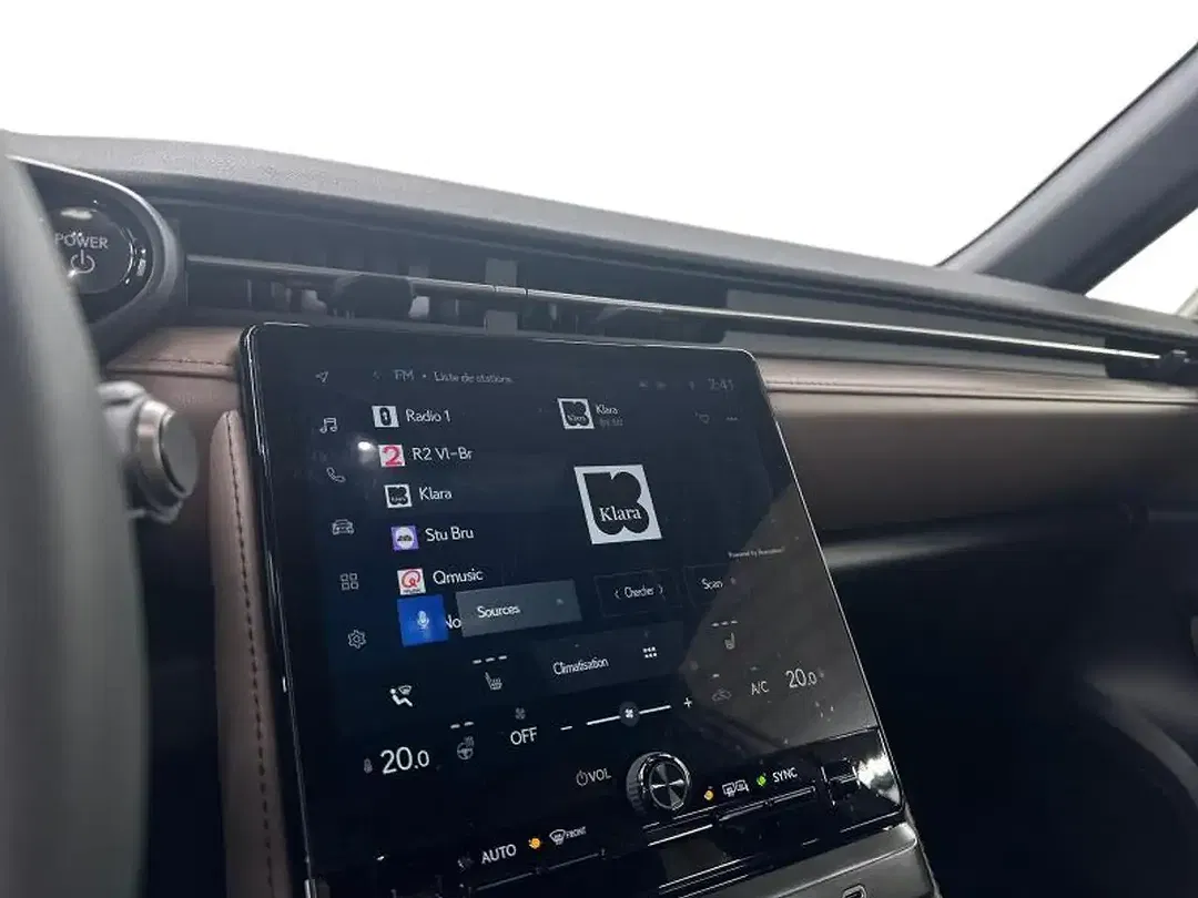 Lexus LBX Elegant - Thumbnail 11