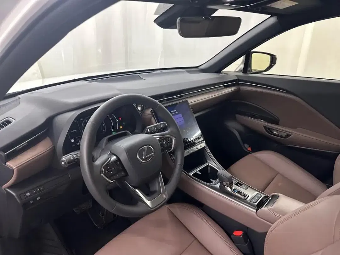 Lexus LBX Elegant - Thumbnail 18